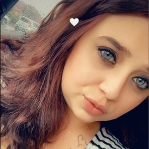 Meet your Posher, Caitlyn